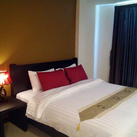 One Fu Hotel Surin Extérieur photo
