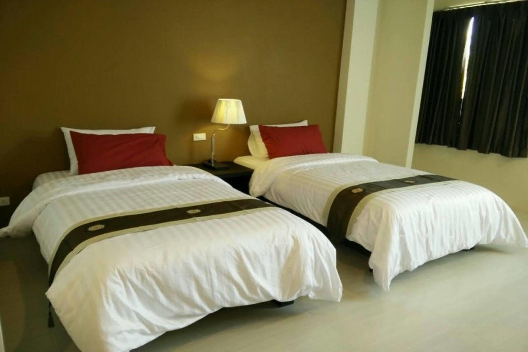 One Fu Hotel Surin Extérieur photo