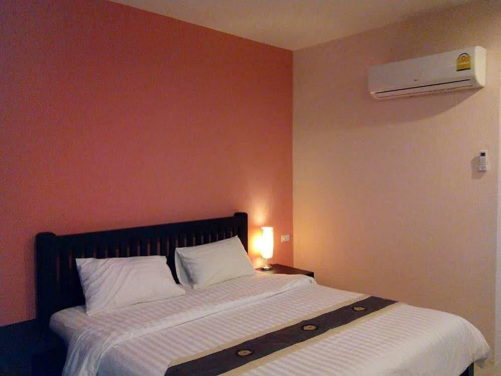 One Fu Hotel Surin Extérieur photo